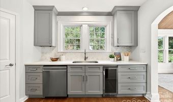 1333 Woodland Dr, Charlotte, NC 28205