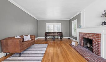 677 17TH St, Astoria, OR 97103