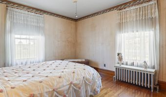 31 Monroe St, Augusta, ME 04330