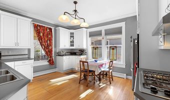 412 11th St NW, Albuquerque, NM 87102