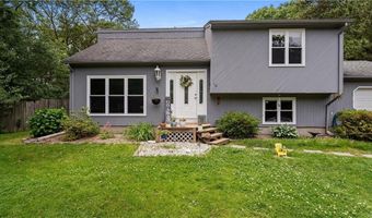 14 Deer Run Dr, Coventry, RI 02816