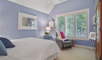 255 Bonnie Ln, Aurora, OH 44202
