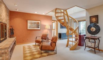 6 Williamsburg Ln, Bedford, NH 03110