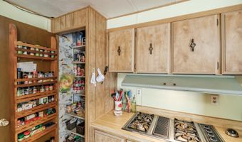 3800 Mountain View Dr SE 33, Albany, OR 97322