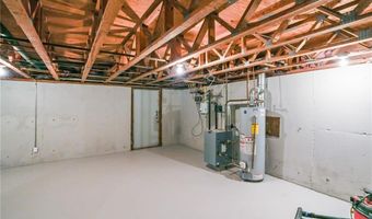 21 Hope Hill Ter, Cranston, RI 02921