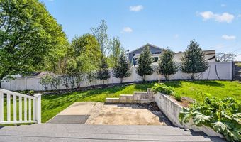 13 Mulcahy Ln, Billerica, MA 01821