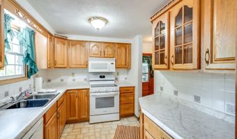 12222 Cenfield St NE, Alliance, OH 44601