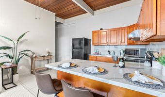 98-822 Kaamilo St, Aiea, HI 96701