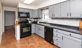 610 5th Ave, Altoona, IA 50009