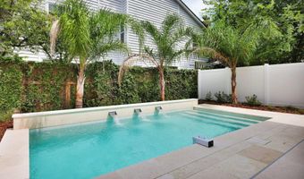 392 4TH St, Atlantic Beach, FL 32233