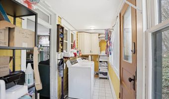 144 W MAIN St, Adamstown, PA 19501
