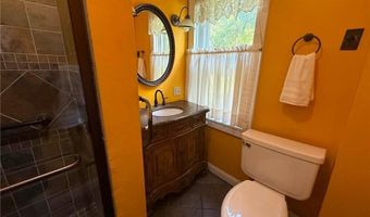 1027 N 4th St, Atchison, KS 66002