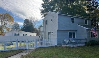 3 Henley St, Charlestown, RI 02813