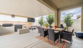 411 Calabrese St, Fallbrook, CA 92028