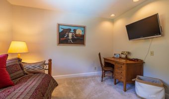 8193 Lavelle Rd, Athens, OH 45701