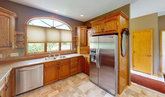 1802 Crystal Dr, Albert Lea, MN 56007