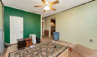 224 W Delta St, Aurora, MO 65605