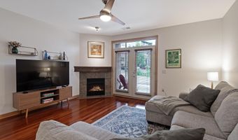 8253 Mayo Dr 103, Madison, WI 53719