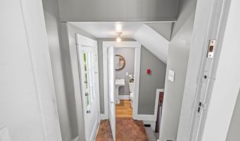 677 17TH St, Astoria, OR 97103