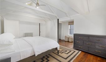 23 Mt. Vernon St, Newport, RI 02840