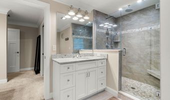 10 Lilac Ct, Bedford, NH 03110