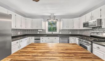 212 Vickery Rd, Auburn, ME 04210