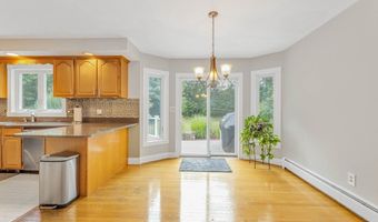 5 Strawberry Ln, Billerica, MA 01821
