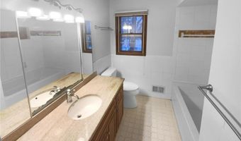 8906 138th Street Ct, Apple Valley, MN 55124