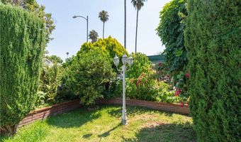 820 W 50th St, Los Angeles, CA 90037