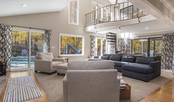 7160 River Valley Dr SE, Alto, MI 49302