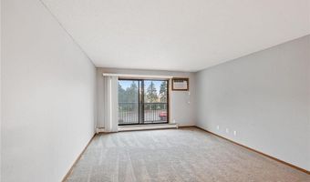 4 Pine Tree Dr 223, Arden Hills, MN 55112