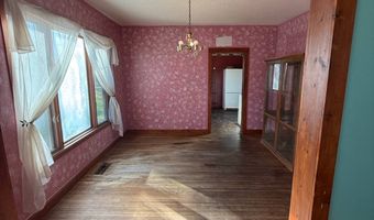602 Bennett St, Bottineau, ND 58318
