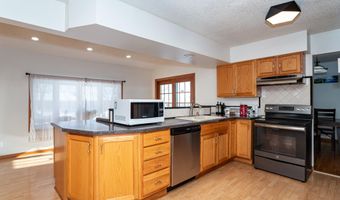 416 Jeffrey Ln, Ames, IA 50014