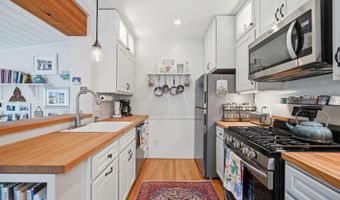 1116 N ROOSEVELT St N, Arlington, VA 22205