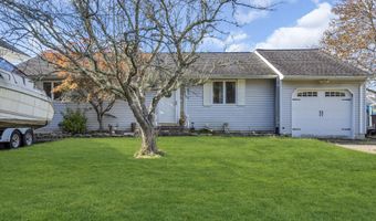 64 Harbor Inn Rd, Bayville, NJ 08721