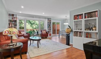8304 BRIAR CREEK Dr, Annandale, VA 22003