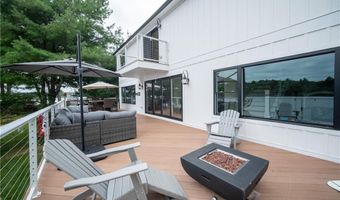 136 Aldrich Rd, Glocester, RI 02857
