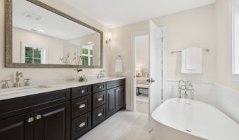 227 S Mitchell Ave, Arlington Heights, IL 60005