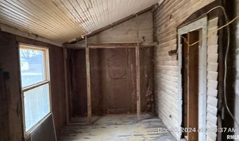 221 E 2ND Ave, Andalusia, IL 61232