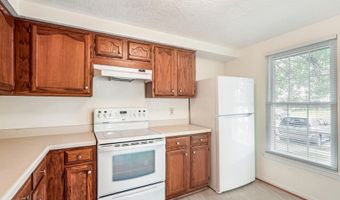 44049 FERNCLIFF Ter, Ashburn, VA 20147