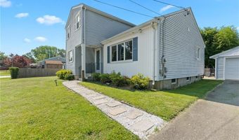 10 Philips Ave, Middletown, RI 02842