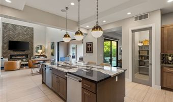 38 Moonfire Dr, Las Vegas, NV 89135