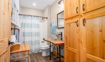 16032 Farm Road 1212, Aurora, MO 65605