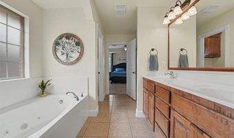 808 Sheryl Ln, Altus, OK 73521