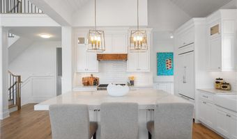 811 Ocean Rd, Narragansett, RI 02882