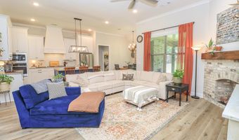 102 Eastwood Dr, Brandon, MS 39042