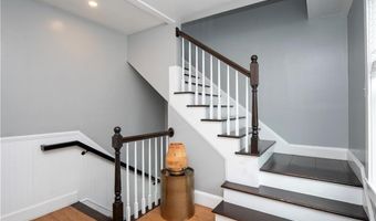 29 Anthony St, Newport, RI 02840