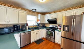 323 Woodfield Dr, Batesville, IN 47006