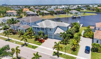 825 MANNS HARBOR Dr, Apollo Beach, FL 33572
