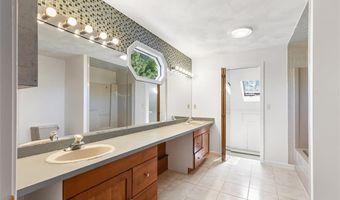 8 Ashley Dr, Lincoln, RI 02865